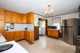 22 Comins Rd, Oxford, MA 01537 - Photo 4