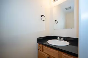 14 Mount Vernon St, Worcester, MA 01605 - Photo 12
