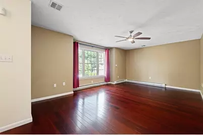 14 Mount Vernon St #A, Worcester, MA 01605 - Photo 2