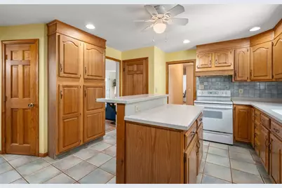51 Laurelwood Rd, Holden, MA 01520 - Photo 8