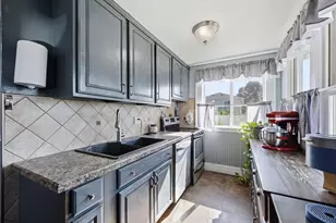 28 Cedar St, Ludlow, MA 01056 - Photo 16