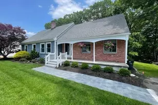 25 Indian Hill Rd, Woburn, MA 01801 - Photo 2