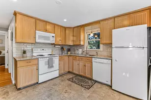 17 Lewis Dr, Randolph, MA 02368 - Photo 2