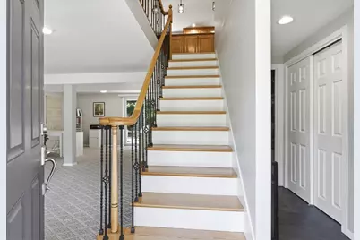 42 Ledgewod Rd, Framingham, MA 01701 - Photo 2