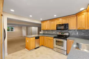 114 Albemarle, Norwood, MA 02062 - Photo 22