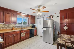 218 Calvary St, Waltham, MA 02453 - Photo 6