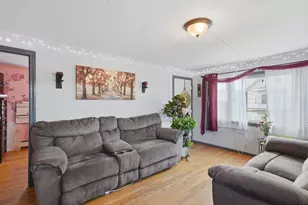 218 Calvary St, Waltham, MA 02453 - Photo 2