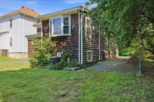 972 Elliot, New Bedford, MA 02745 - Photo 32