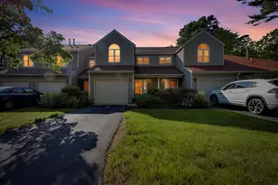 8 Woodcrest Dr, Oxford, MA 01537 - Photo 1