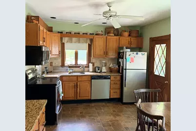 25 Eastern Ave, Beverly, MA 01915 - Photo 10