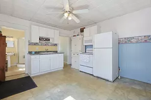 8 Wilder Ave, Lowell, MA 01851 - Photo 6