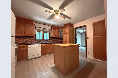 392 Mashapaug Rd, Holland, MA 01521 - Photo 6