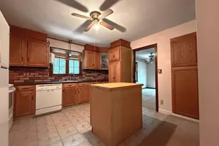 392 Mashapaug Rd, Holland, MA 01521 - Photo 6