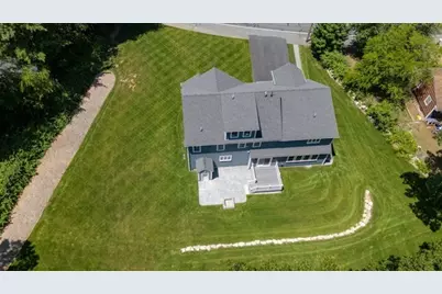 121 Lexington St, Burlington, MA 01803 - Photo 6