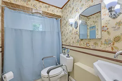 11 Bright St, Waltham, MA 02453 - Photo 18