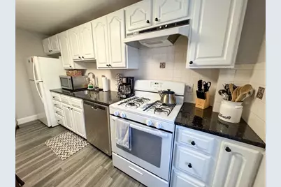 7 Harvard Sq #3B, Brookline, MA 02446 - Photo 8