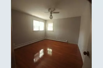 68 Dayton St, Springfield, MA 01118 - Photo 16