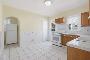 23 Santuit St, Boston, MA 02124 - Photo 10