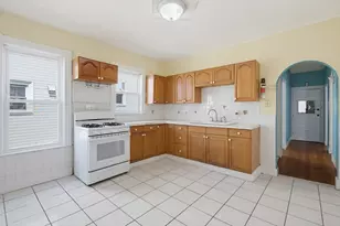 23 Santuit St, Boston, MA 02124 - Photo 8