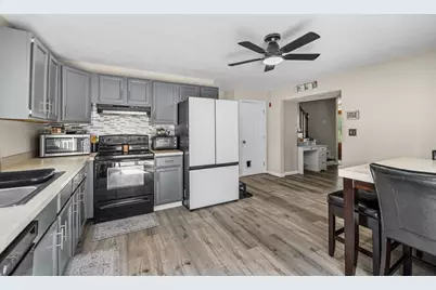 6 Michelle Ln #6, Blackstone, MA 01504 - Photo 4