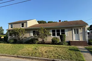 40 Wamsutta Ave, Acushnet, MA 02743 - Photo 1