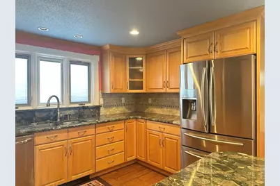 36 Crescent Dr, Ludlow, MA 01056 - Photo 2