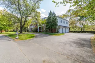 32 Solomon Pierce Rd, Lexington, MA 02421 - Photo 2