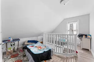 105 Thompson St, New Bedford, MA 02740 - Photo 16
