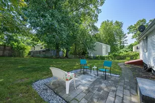 99 Lakevilla Ave, Springfield, MA 01109 - Photo 4