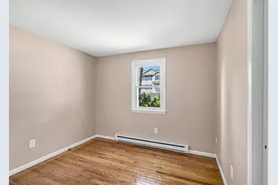99 Lakevilla Ave, Springfield, MA 01109 - Photo 16