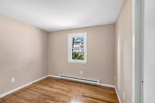 99 Lakevilla Ave, Springfield, MA 01109 - Photo 16