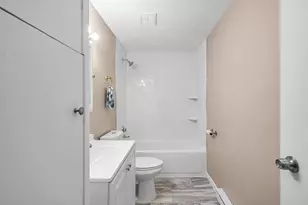 99 Lakevilla Ave, Springfield, MA 01109 - Photo 24