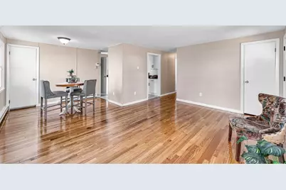 99 Lakevilla Ave, Springfield, MA 01109 - Photo 6