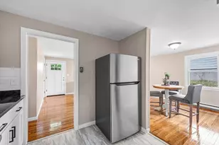 99 Lakevilla Ave, Springfield, MA 01109 - Photo 14