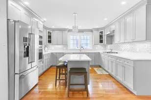 16 Downey St, Watertown, MA 02472 - Photo 2