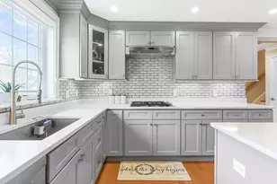 16 Downey St, Watertown, MA 02472 - Photo 4