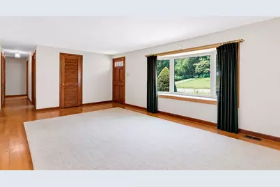 264 Greystone Ave, West Springfield, MA 01089 - Photo 6