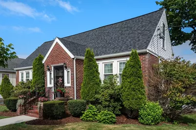 25 Piermont St, Watertown, MA 02472 - Photo 2