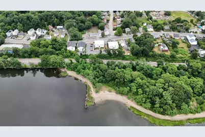 3636 N Main St #12, Fall River, MA 02720 - Photo 20