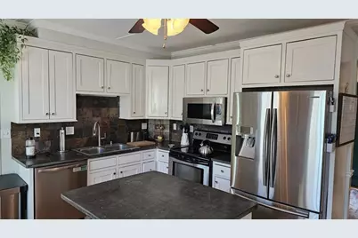 112 Dutcher St, Hopedale, MA 01747 - Photo 8