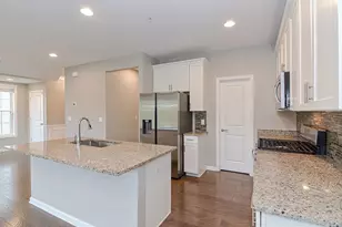 22 Locust Ln, Hopkinton, MA 01748 - Photo 10