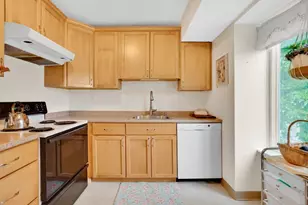26 Nassau Dr, Springfield, MA 01129 - Photo 14