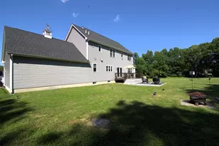 277 Yew St, Douglas, MA 01516 - Photo 4