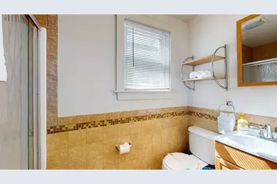 29 Montgomery St #1A, Cambridge, MA 02140 - Photo 10