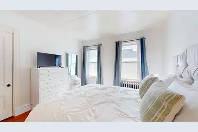 29 Montgomery St #1A, Cambridge, MA 02140 - Photo 4