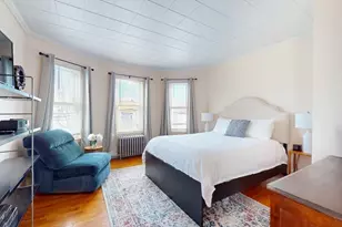 29 Montgomery St, Cambridge, MA 02140 - Photo 2