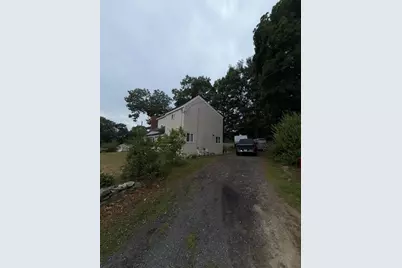 17 E Public St, Freetown, MA 02702 - Photo 16