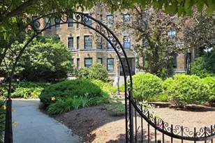 122 Riverway, Boston, MA 02215 - Photo 2