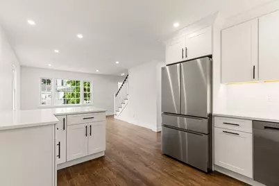 39 McKinley Avenue, Lowell, MA 01851 - Photo 6