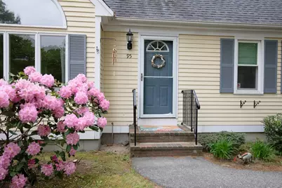 95 Rockville Ave, Falmouth, MA 02536 - Photo 2